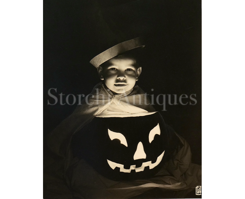 Halloween by E. W. Cole - 1952