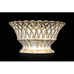 Alzata traforata in porcellana Vieux Paris, Francia, XIX secolo