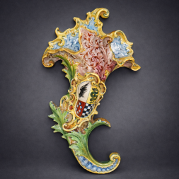 Coppia di appliques da parete in maiolica policroma smaltata