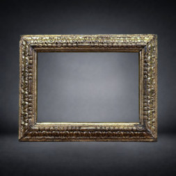 Cornice rettangolare in legno intagliato e dorato