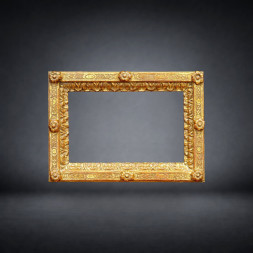 Cornice rettangolare in legno intagliato